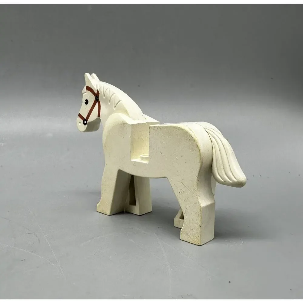 Lot of Lego Classic Castle Knight Mini Figures and Horses 1980s - Picture 9 of 9